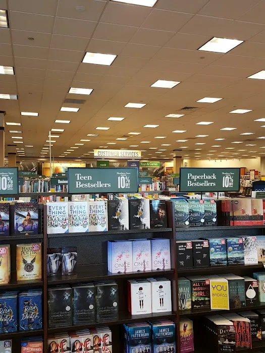 Barnes & Noble 9