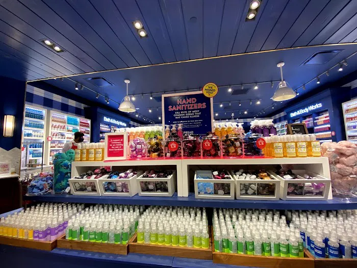 Bath & Body Works 4