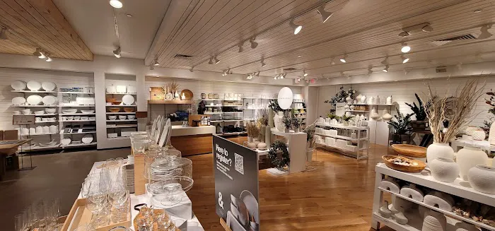 Crate & Barrel 0