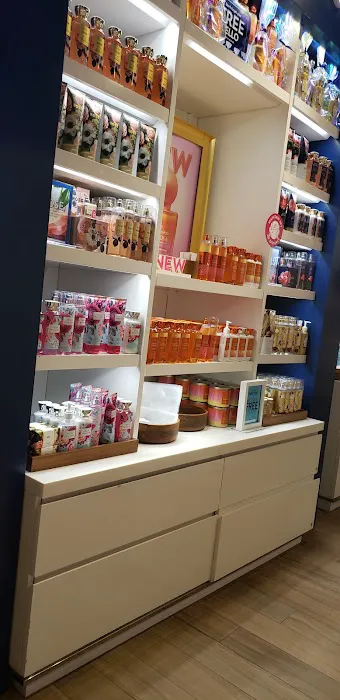 Bath & Body Works 2