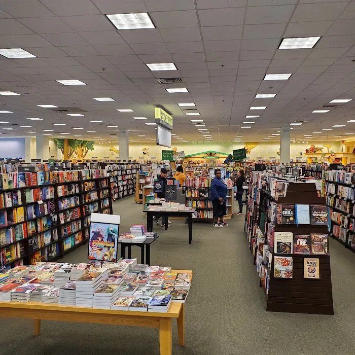 Barnes & Noble 8