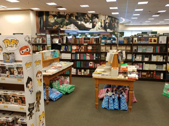 Barnes & Noble 7