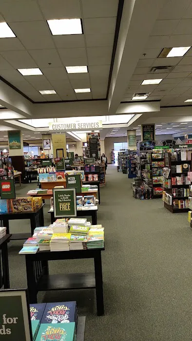 Barnes & Noble 6