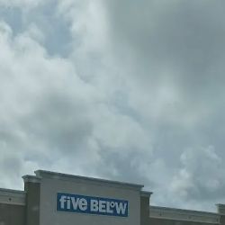 Five Below ico