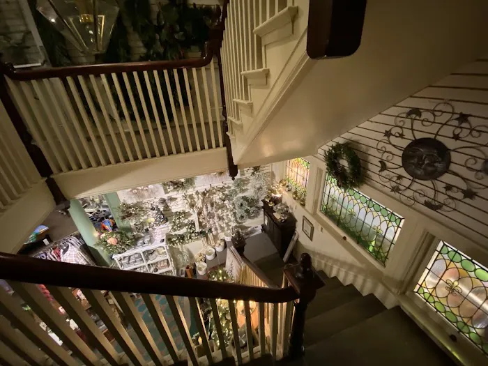 Christmas Tree Hill in the Mansion 9