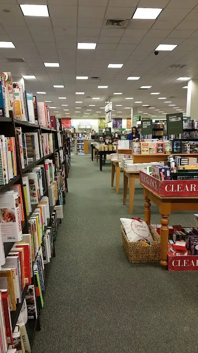 Barnes & Noble 9