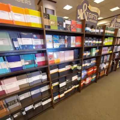 Barnes & Noble