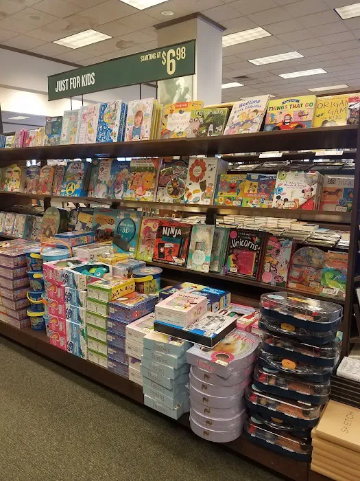 Barnes & Noble 8