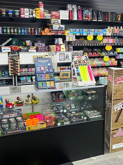 Quick Puff N Go| Smoke Shop | Head shop | CBD | Delta8 | 4