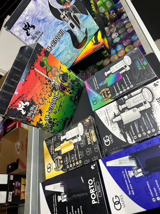 Quick Puff N Go| Smoke Shop | Head shop | CBD | Delta8 | 5