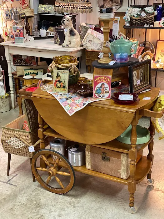 Freakin' Antiquin' Vintage Market 8