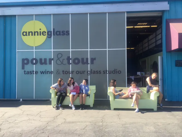 Annieglass Inc 4