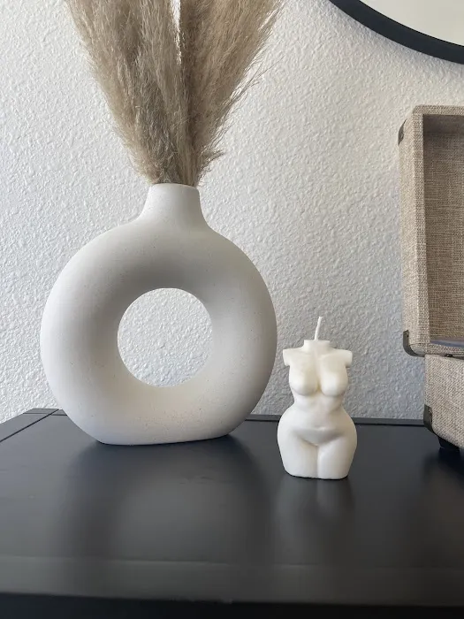 Erlinda Rose Boutique & Candle Co. 0