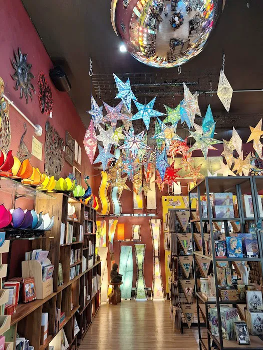 Om Gallery 5