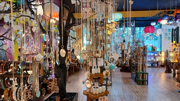Om Gallery 1