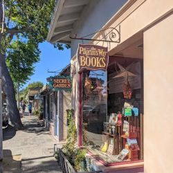 Pilgrims Way Community Bookstore and Secret Garden ico