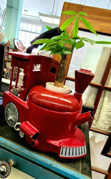 Old Town Salinas Antique Mall 1
