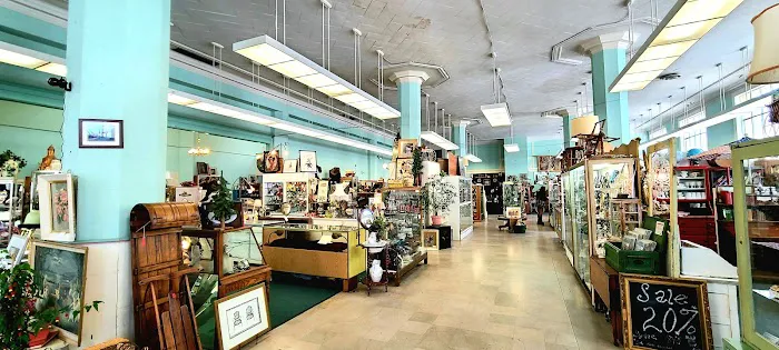 Old Town Salinas Antique Mall 0