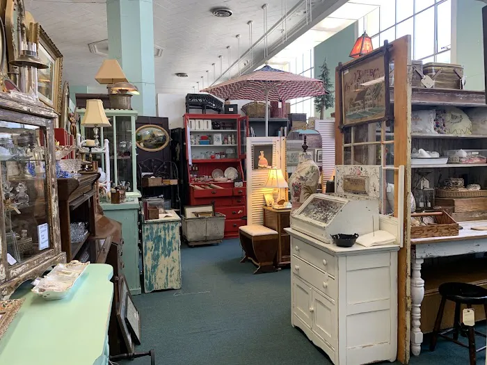 Old Town Salinas Antique Mall 4