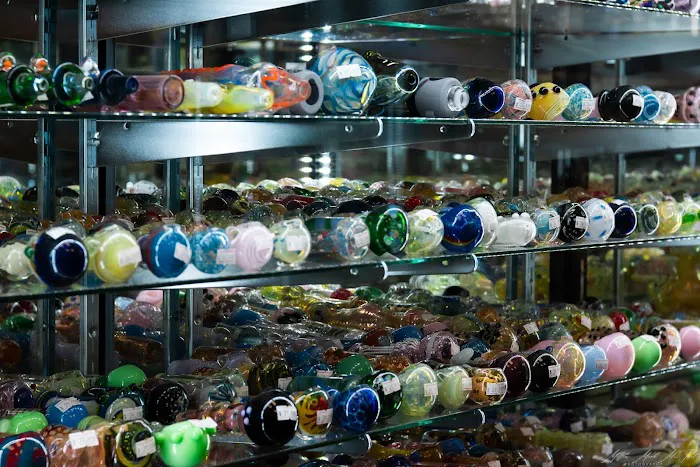 Lala Land Smoke Shop 0