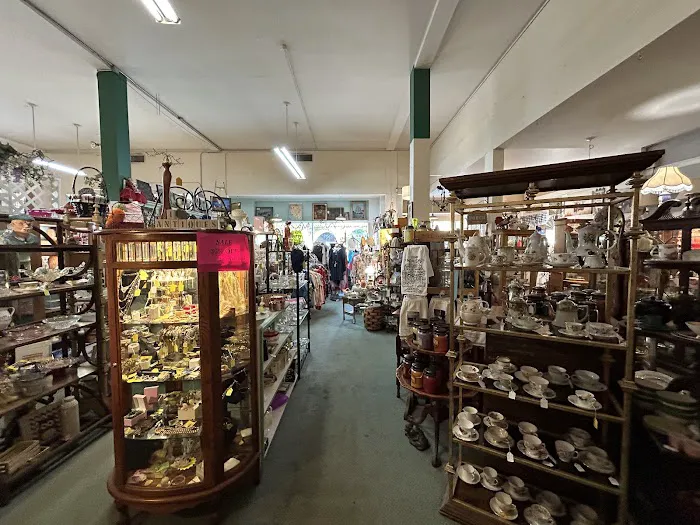 Mission Galleria Antique Shoppe 9