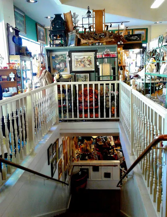 Mission Galleria Antique Shoppe 8