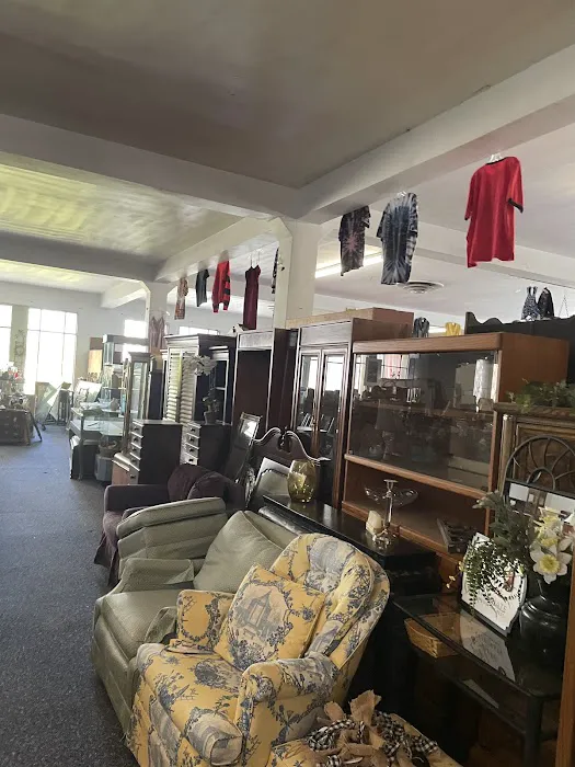 Mission Galleria Antique Shoppe 5