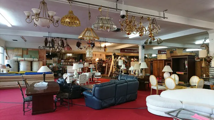 Mission Galleria Antique Shoppe 6