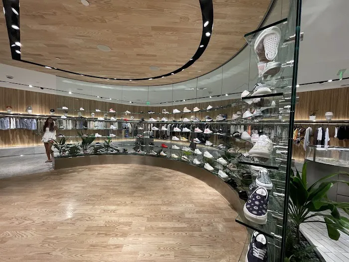 Kith Hawaii 4