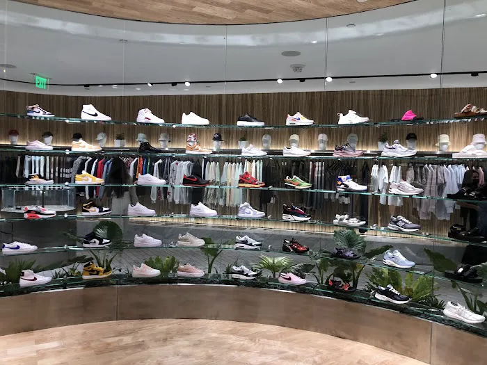 Kith Hawaii 3