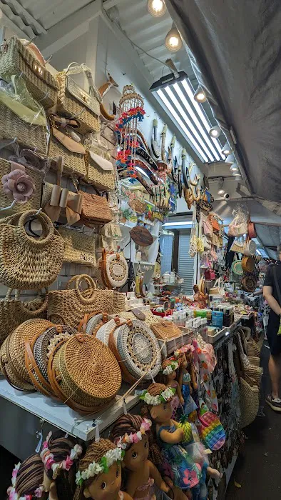 Gift shop Alley 5