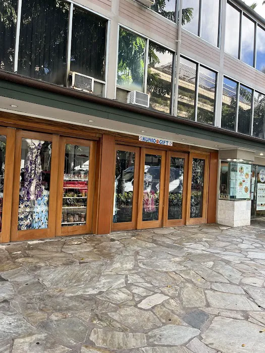 Seven Gift Shop 3