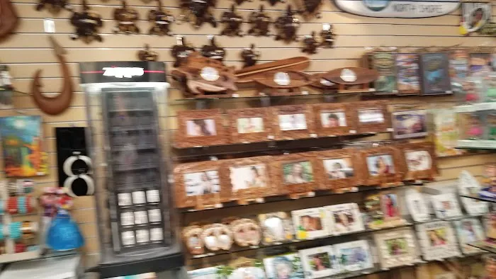 Makai Gift Outlet 0