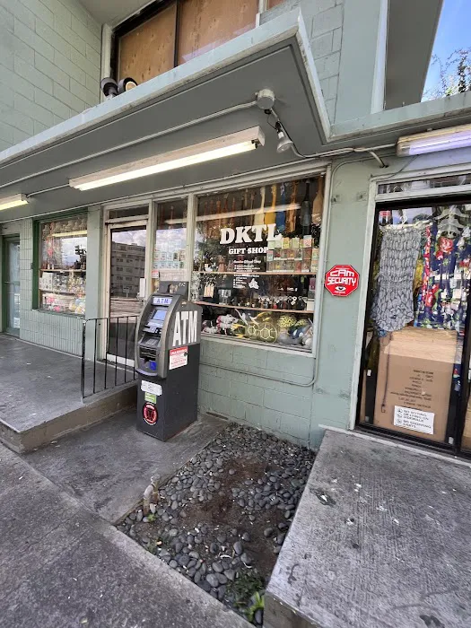Hawaii gift shop 1