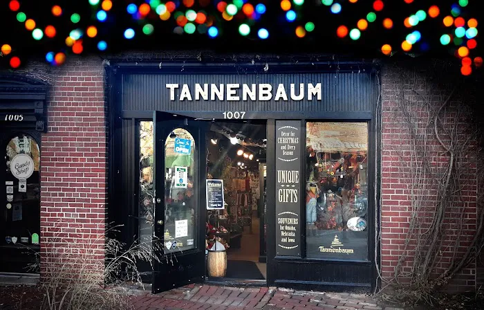 Tannenbaum Christmas Shop 9