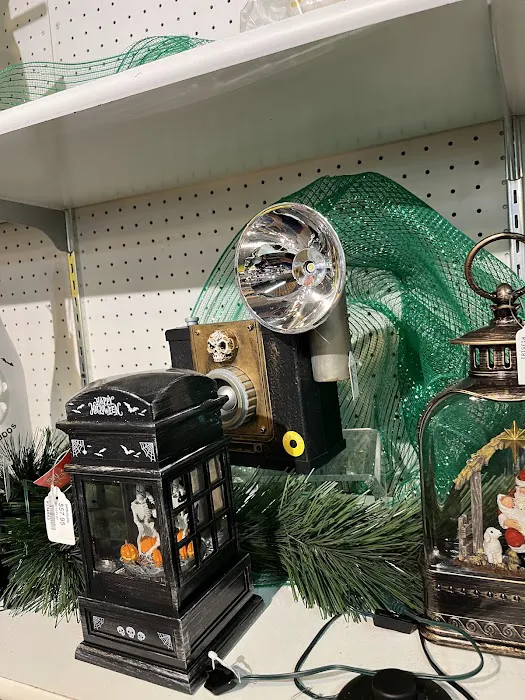 Tannenbaum Christmas Shop 4