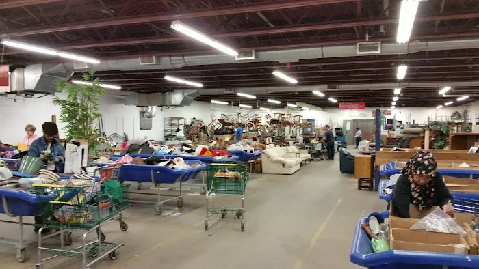 St. Vincent de Paul Dig & Save Outlet 3