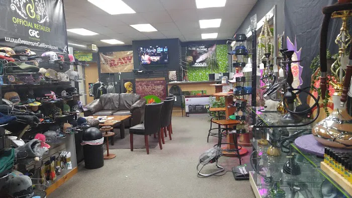 Knuckleheads CBD & Vapes 1