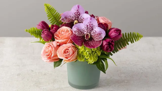 Red Square Flowers 6