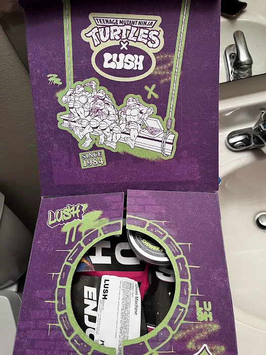 Lush Cosmetics Hilldale - Madison 6