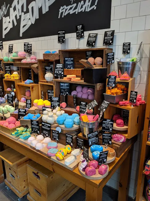 Lush Cosmetics Hilldale - Madison 5