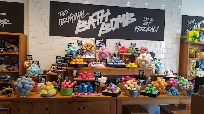 Lush Cosmetics Hilldale - Madison 8