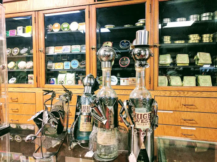 Jeanie's Smoke Shop 7