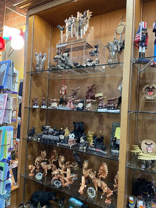 Trinkets & Treasures - Souvenirs & Gifts 5