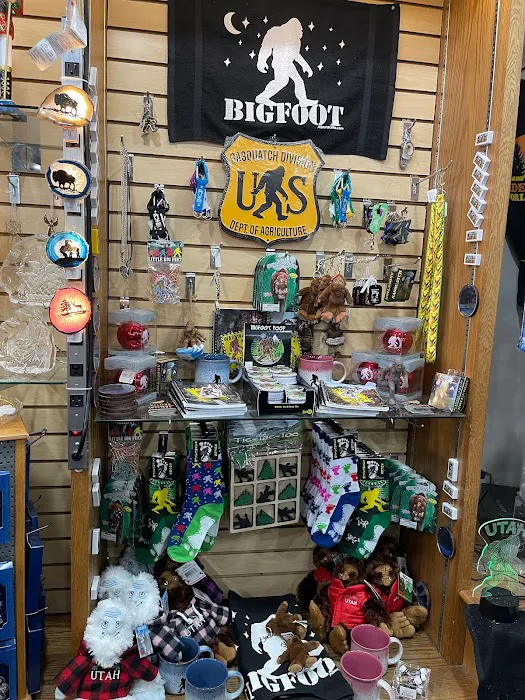 Trinkets & Treasures - Souvenirs & Gifts 0