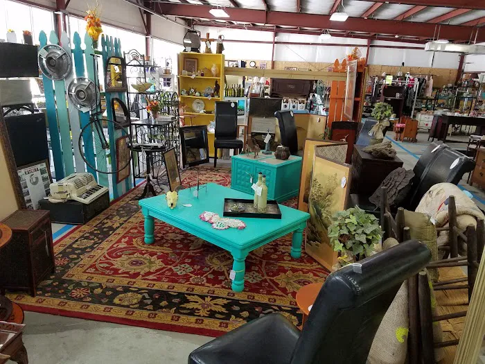 Finders Keepers Resale & Marketplace 6