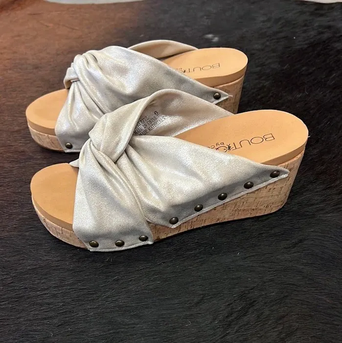 The Threaded Cork 2