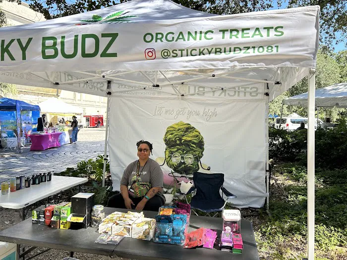 Sticky Budz Smoke Shop 2