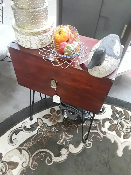Antiques & More 4