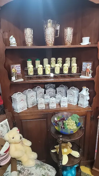 Antiques & More 0